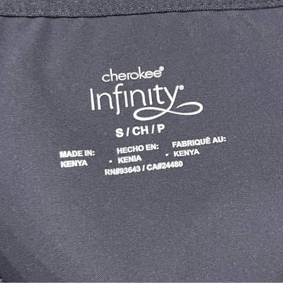 Cherokee Infinity Scrub Top-Gray🩶 - Picture 3 of 4